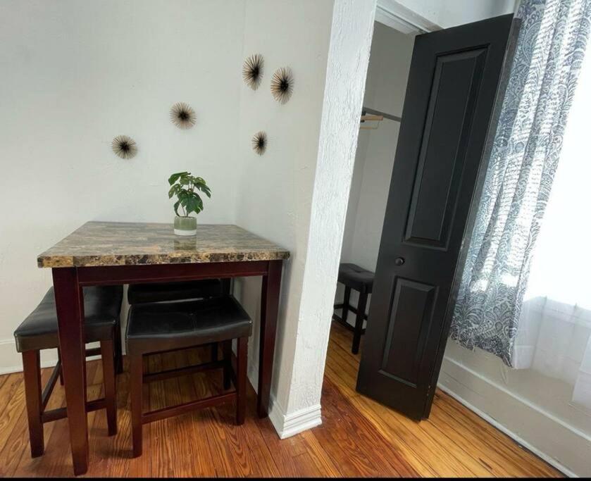 Lovely 2Br W Office Space - King Bed & Alexa Appartement Pittsburgh Buitenkant foto