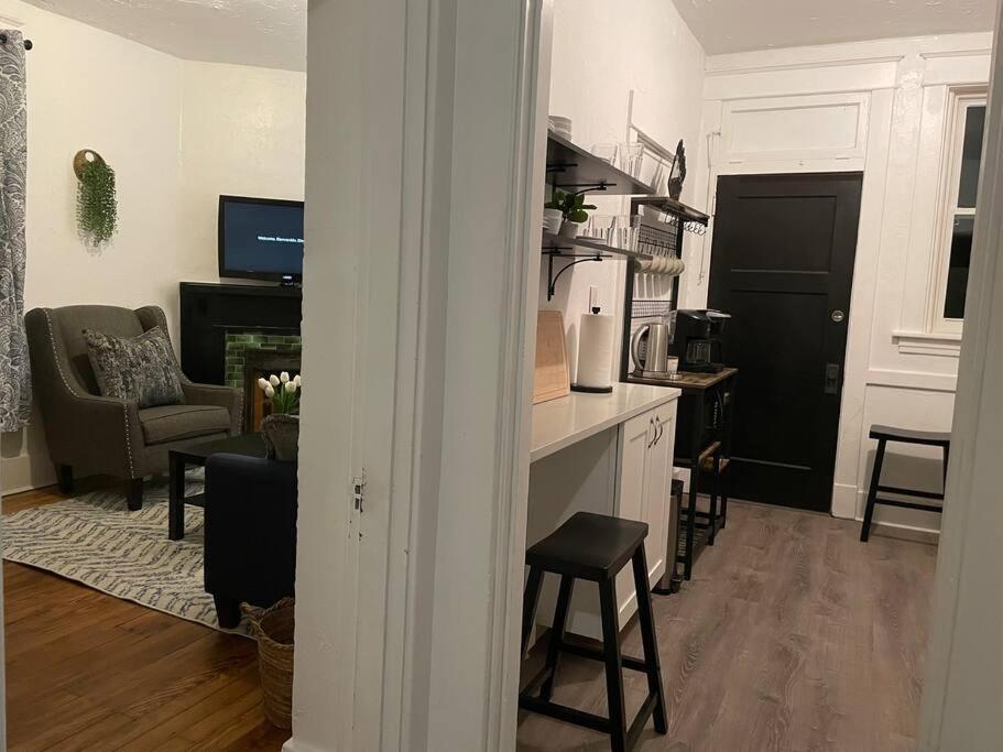 Lovely 2Br W Office Space - King Bed & Alexa Appartement Pittsburgh Buitenkant foto