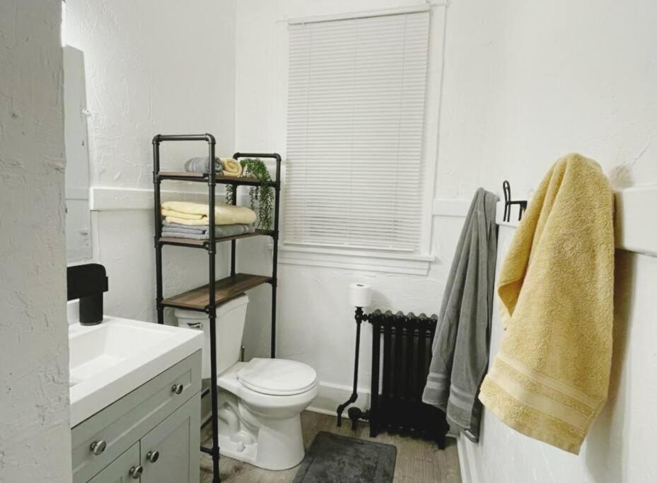 Lovely 2Br W Office Space - King Bed & Alexa Appartement Pittsburgh Buitenkant foto